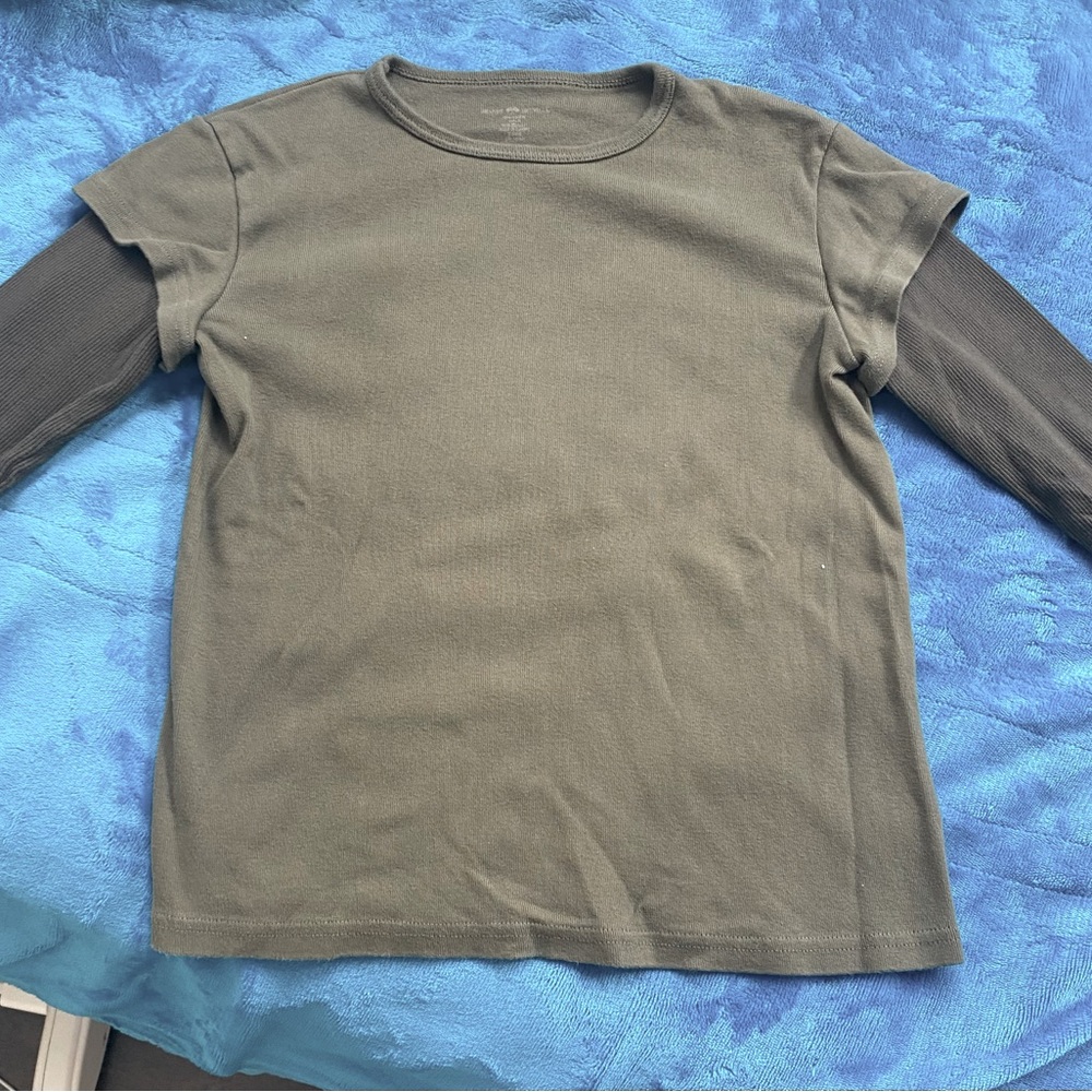 brandy melville long sleeve baby tee